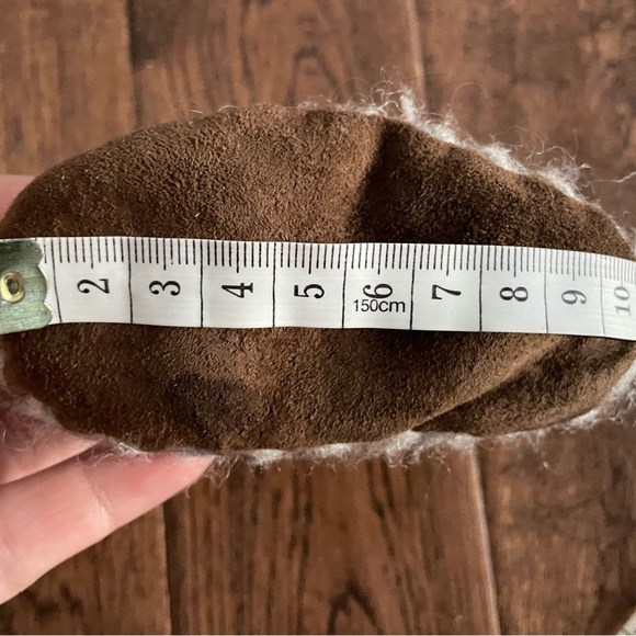 Warm and cozy baby booties! - Picture 4 of 6